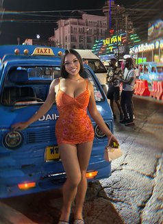 Nalinda - Transsexual companion in Phuket Photo 5 of 6