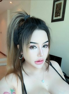 Name Chandra - masseuse in Al Manama Photo 9 of 12