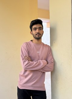 Nameless - Male escort in Hyderabad Photo 1 of 2