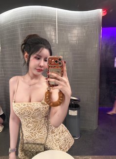 Namfon - escort in Taipei Photo 1 of 7