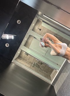 Nami - puta in Seoul Photo 18 of 20