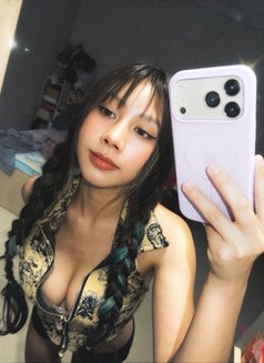 Reeya Outcall - puta in Bangkok Photo 4 of 8