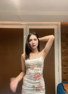 Nami - Transsexual escort in Dubai Photo 7 of 9