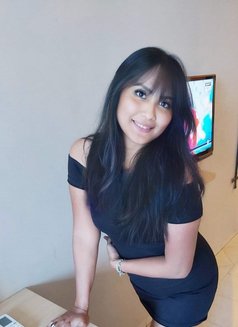 Namira Good Suck - puta in Singapore Photo 1 of 5