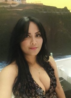 Namira Good Suck - puta in Singapore Photo 3 of 5