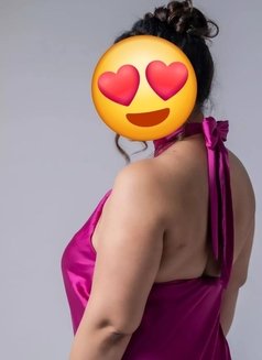 Namira Khan - escort in Mumbai Photo 4 of 8