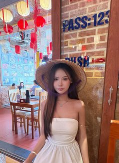 Nan - Transsexual companion in Bangkok Photo 10 of 12