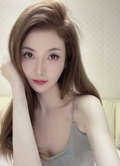Jiangnan girl Yingying - escort in Shanghai Photo 2 of 6