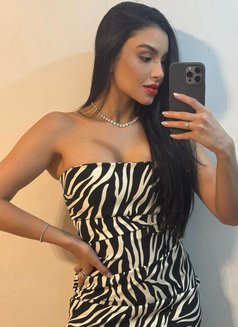 Nana - escort in Mumbai Photo 1 of 3