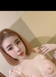 Nana - puta in Dubai Photo 7 of 8