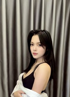 Nana - escort in Manila Photo 3 of 6