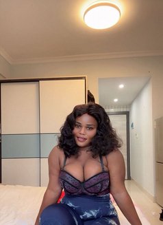 Nana - escort in Guangzhou Photo 2 of 4