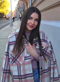 Nana - escort in Hong Kong Photo 1 of 9