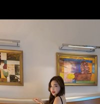 Nana - puta in Dubai