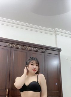 Nana - escort in Muscat Photo 4 of 8