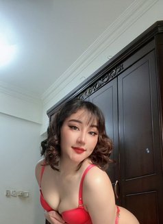 Nana - escort in Muscat Photo 6 of 8