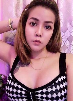 Nana - escort in Abu Dhabi Photo 2 of 4