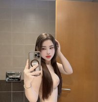 Nana - escort in Doha Photo 3 of 9
