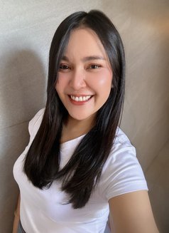 Nana - masseuse in Dubai Photo 3 of 4