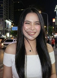 Nana - masseuse in Dubai Photo 3 of 3