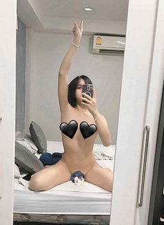 Nana - Transsexual escort in Al Manama Photo 5 of 7