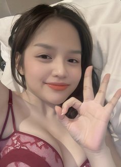 Nana - escort in Abu Dhabi Photo 2 of 6