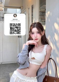 Bella - escort in Seoul Photo 2 of 5