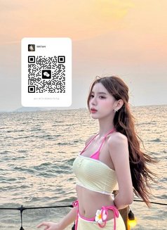 Bella - escort in Seoul Photo 3 of 5