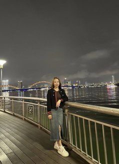 Nana - puta in Singapore Photo 2 of 3