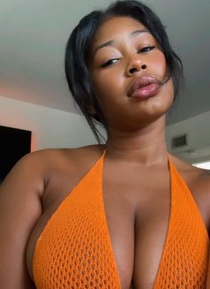 Nancy - escort in Erbil Photo 4 of 4