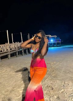 Nancy - escort in Accra Photo 3 of 3