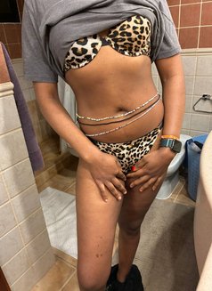 Nancy - escort in Dammam Photo 2 of 4