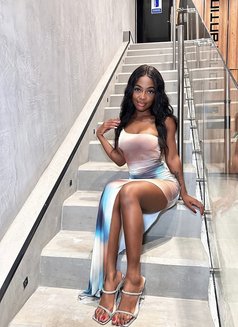 Nancy - escort in Dubai Photo 2 of 10