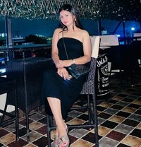 Nancy - puta in Maldives