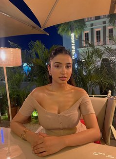 Nancy - escort in Colombo Photo 6 of 6