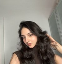 Nancy - puta in Mumbai