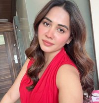 Nancy - puta in Mumbai