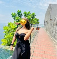 Alisha Busty Model - escort in Dubai Photo 3 of 4