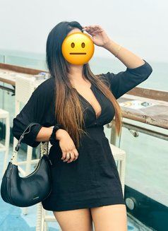 Alisha Busty Model - escort in Dubai Photo 4 of 4