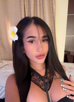 Nancy - escort in Doha Photo 9 of 12