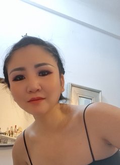 Nancy - escort in Athens Photo 5 of 10