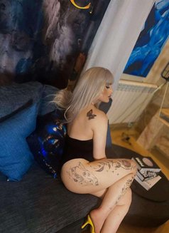 Nancy Official - Transsexual escort agency in Beirut Photo 11 of 19