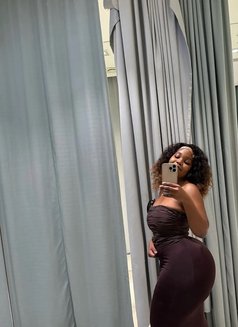 Nancy - escort in Kuwait Photo 3 of 4