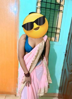 Nancy Tamil Girl🤍 Cam Show & Real meet - puta in Chennai Photo 2 of 2