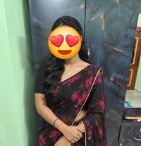 Mithra Tamil Girl 🩵 Cam Show and RM - puta in Chennai Photo 6 of 7