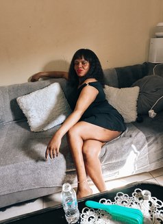 Nancy - escort in Jeddah Photo 3 of 4