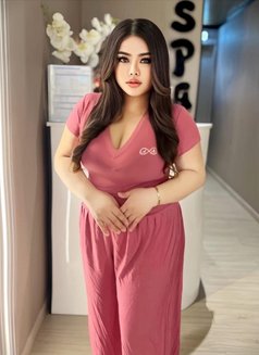 Nancy - escort in Abu Dhabi Photo 1 of 7