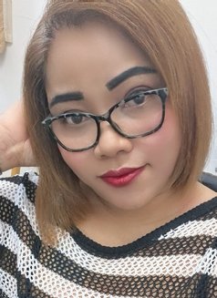 Nancy - escort in Muscat Photo 2 of 7