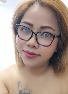 Nancy - escort in Muscat Photo 6 of 7