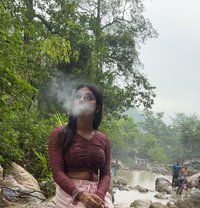 Saara top - Transsexual escort in Noida